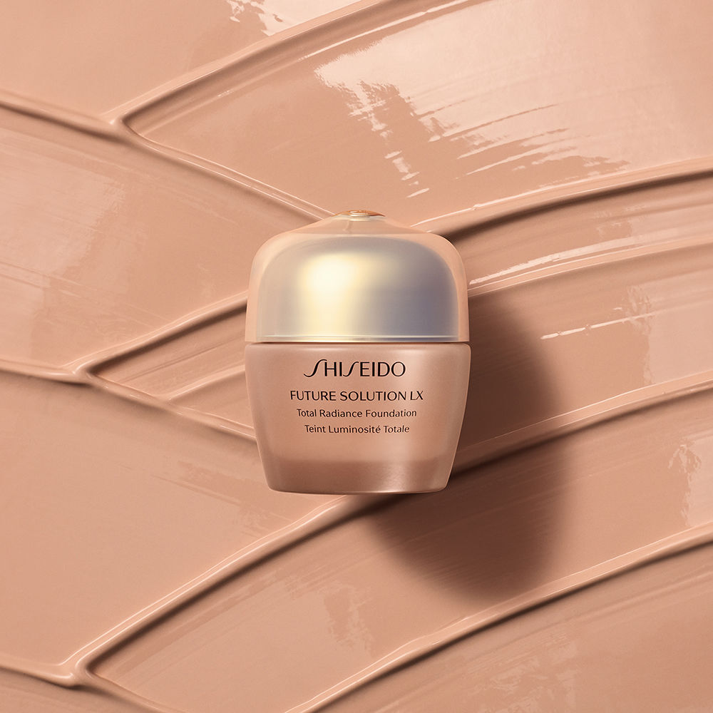 Shiseido Future Solution Lx total radiance foundation #3-golden