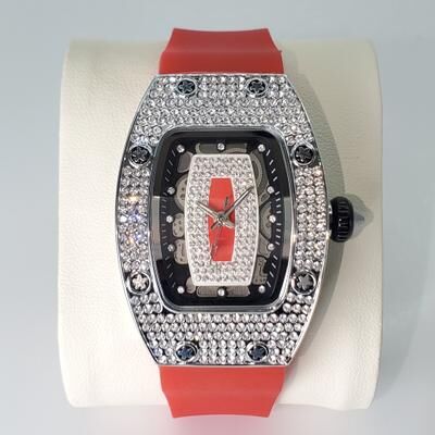Fashion Sheath Elegant Tonneau Watch For Women Featuring Dazzling Iced Out Watch Details And A Comfortable Rubber Strap Watch Design. silver Red