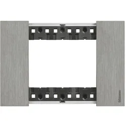 Legrand KA4803ZG LivingNow Abdeckrahmen 3-modulig in der Farbausführung Steel