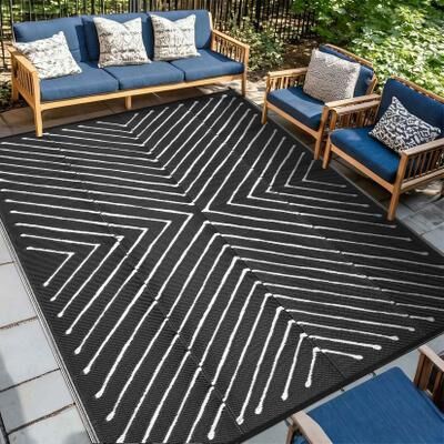 Garvee Reversible Outdoor Plastic Straw Rug