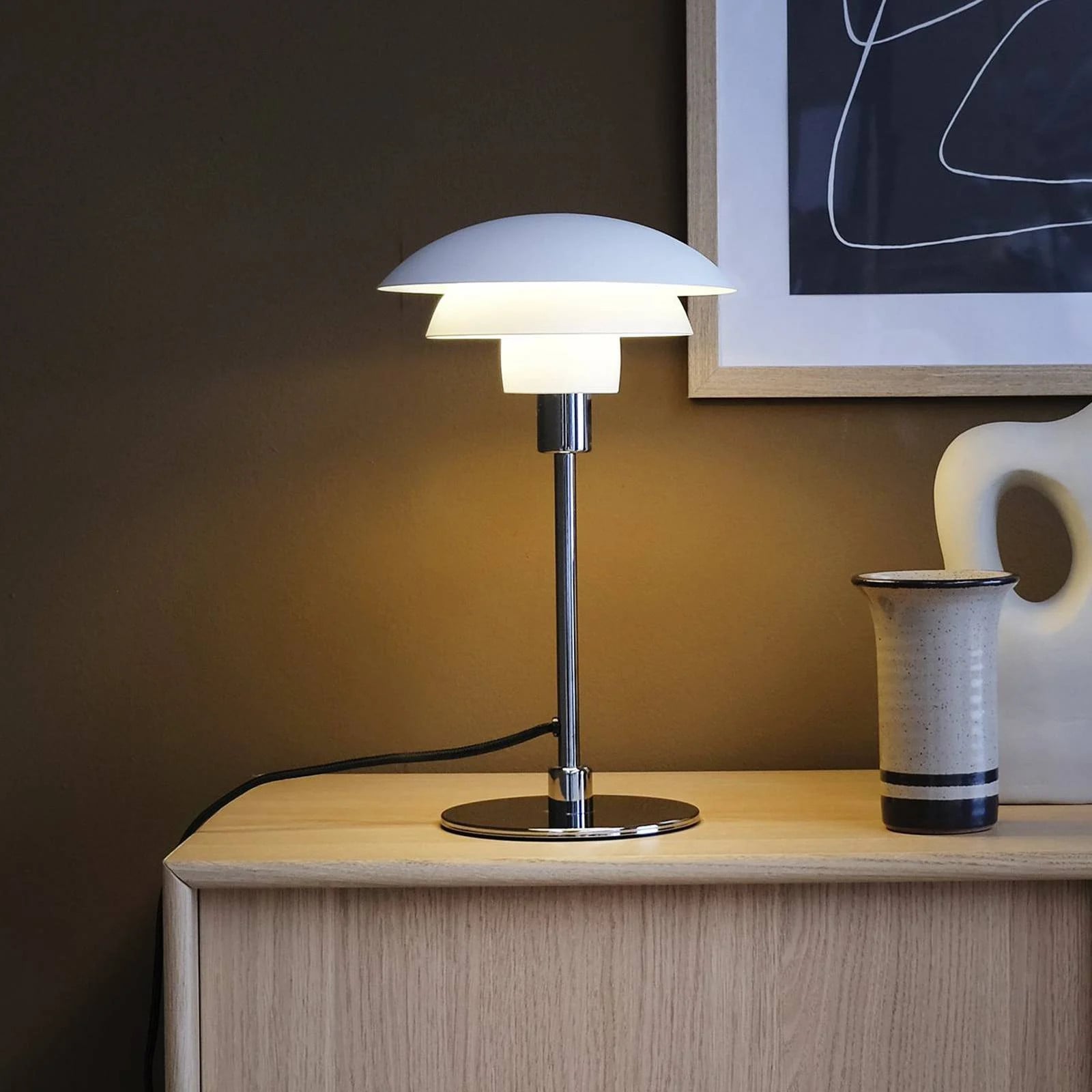 Dyberg Larsen Design tafellamp Morph, wit / opaal