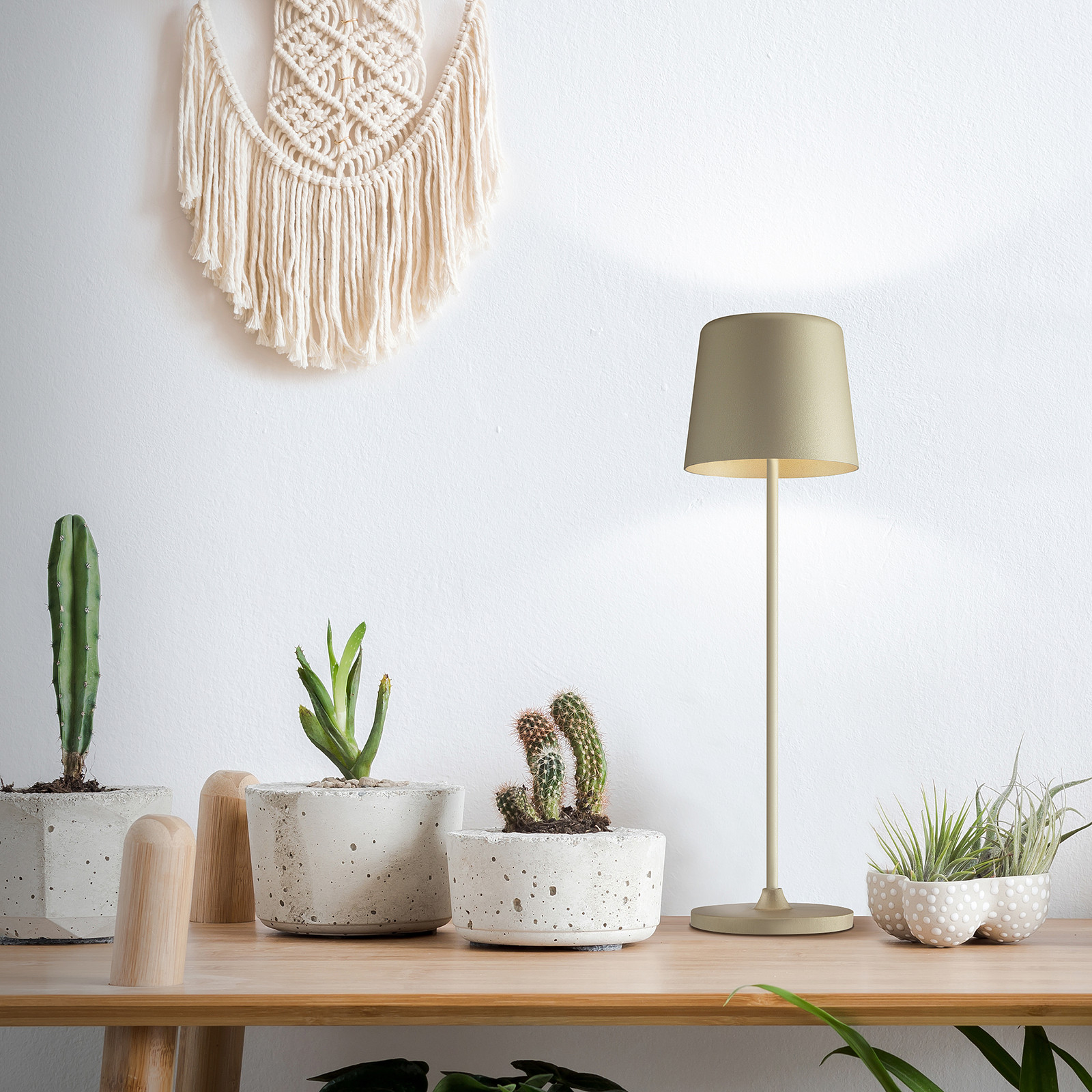 home24 LED-tafellamp modern bruin/beige, ronde vorm, Ø 10 cm