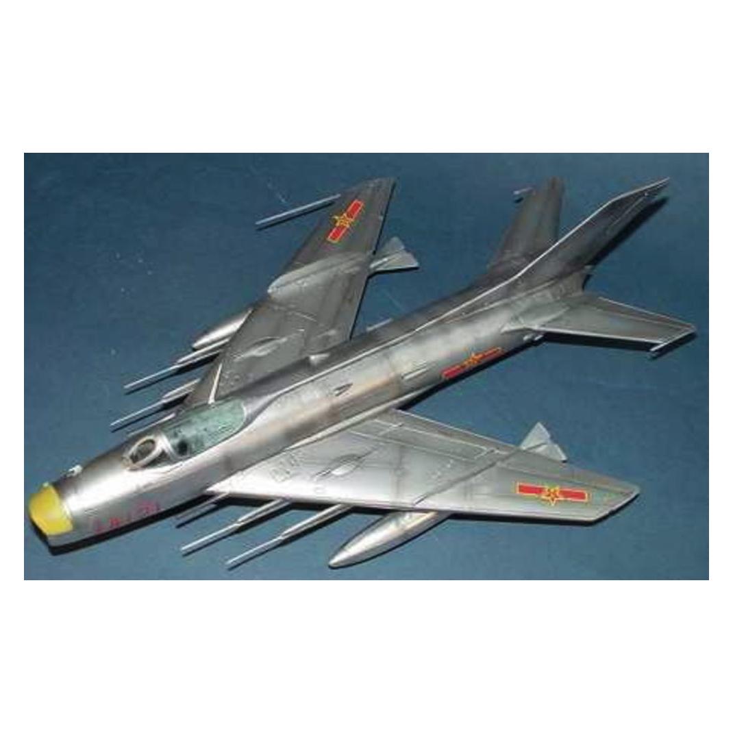 Trumpeter MiG-19 PM Farmer E (02804)