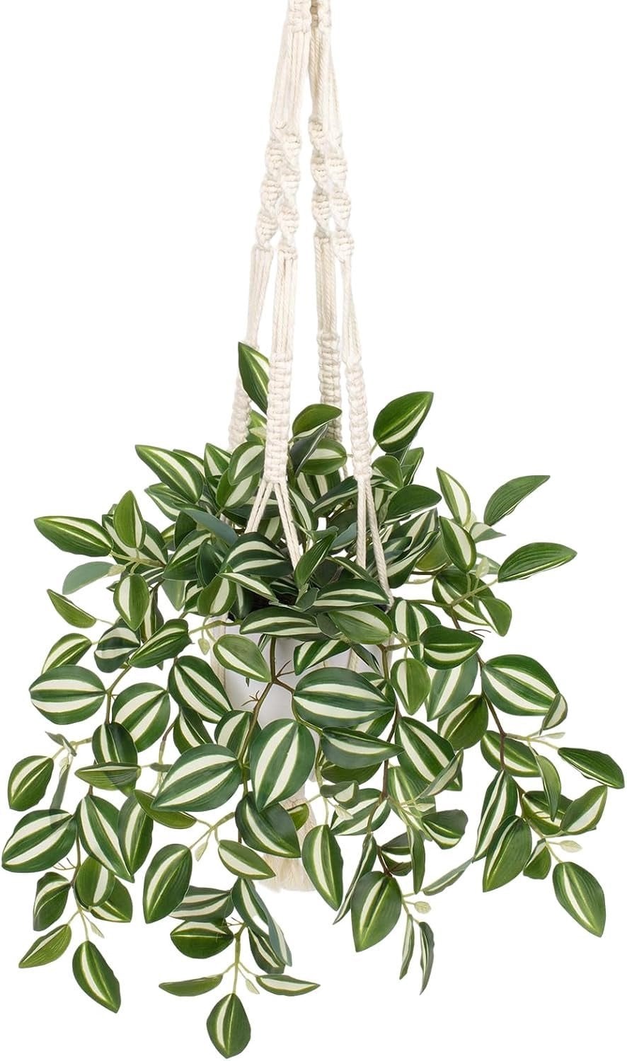 Hangende groene kunstplant in pot voor moderne decoratie van uw interieur