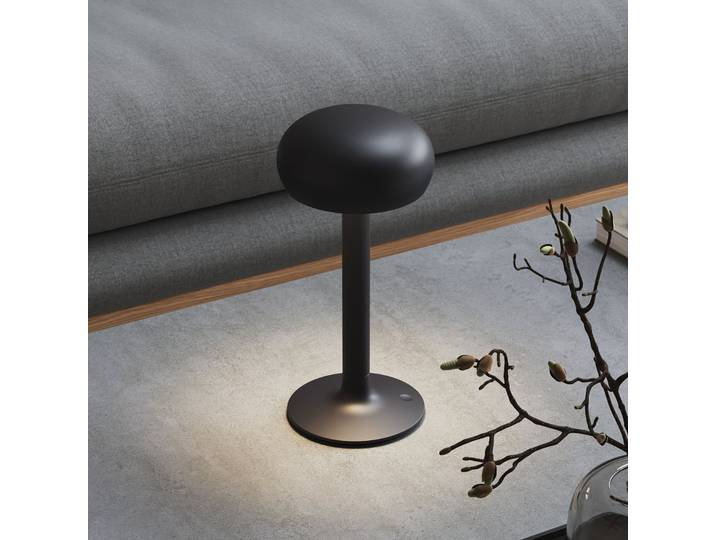 Emendo Portable Tischlampe Black - PLEASE WAIT to be SEATED - Wohnzimmer - Modern - Aluminium - Mit Schirm