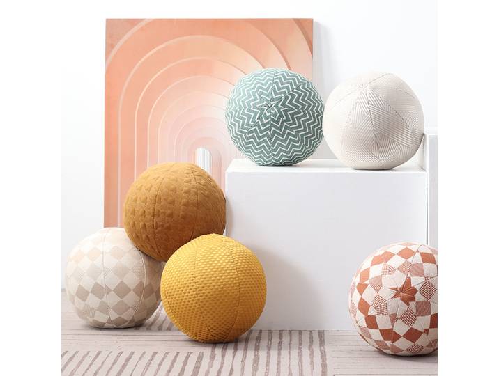 Oreiller sphérique boule coussin de luxe géométrique Jacquard rouge peluche doux oreiller pour canapé bureau taille repos jeter oreiller décor