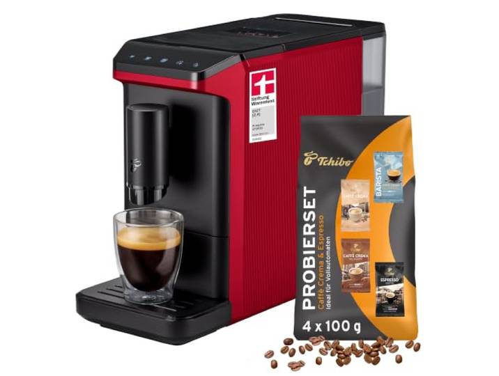 Tchibo Kaffeevollautomat Esperto mini, Rot, Kaffeeprobierset gratis Zubereitung von Espresso, Caffè Crema und Caffè XL, kompakt mit nur 16 cm Breite, 1,1 l Wassertank, einfache Reinigung