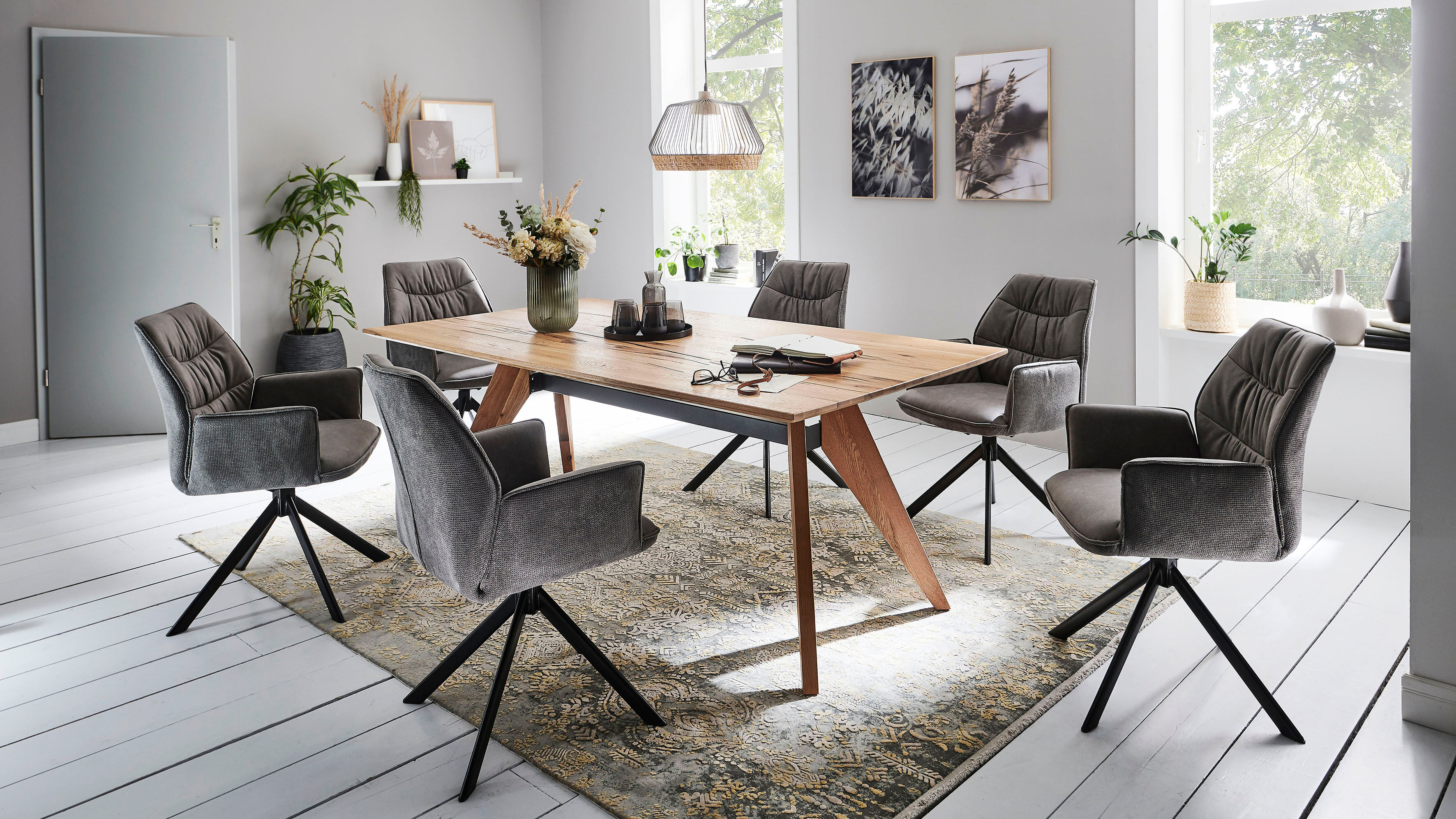 Essgruppe NIEHOFF SITZMÖBEL, grau (grau, schwarz), Drehfunktion, Sitzmöbel-Sets, Essgruppe, Stuhl hat besondere Funktionen, alles aus Balkeneiche