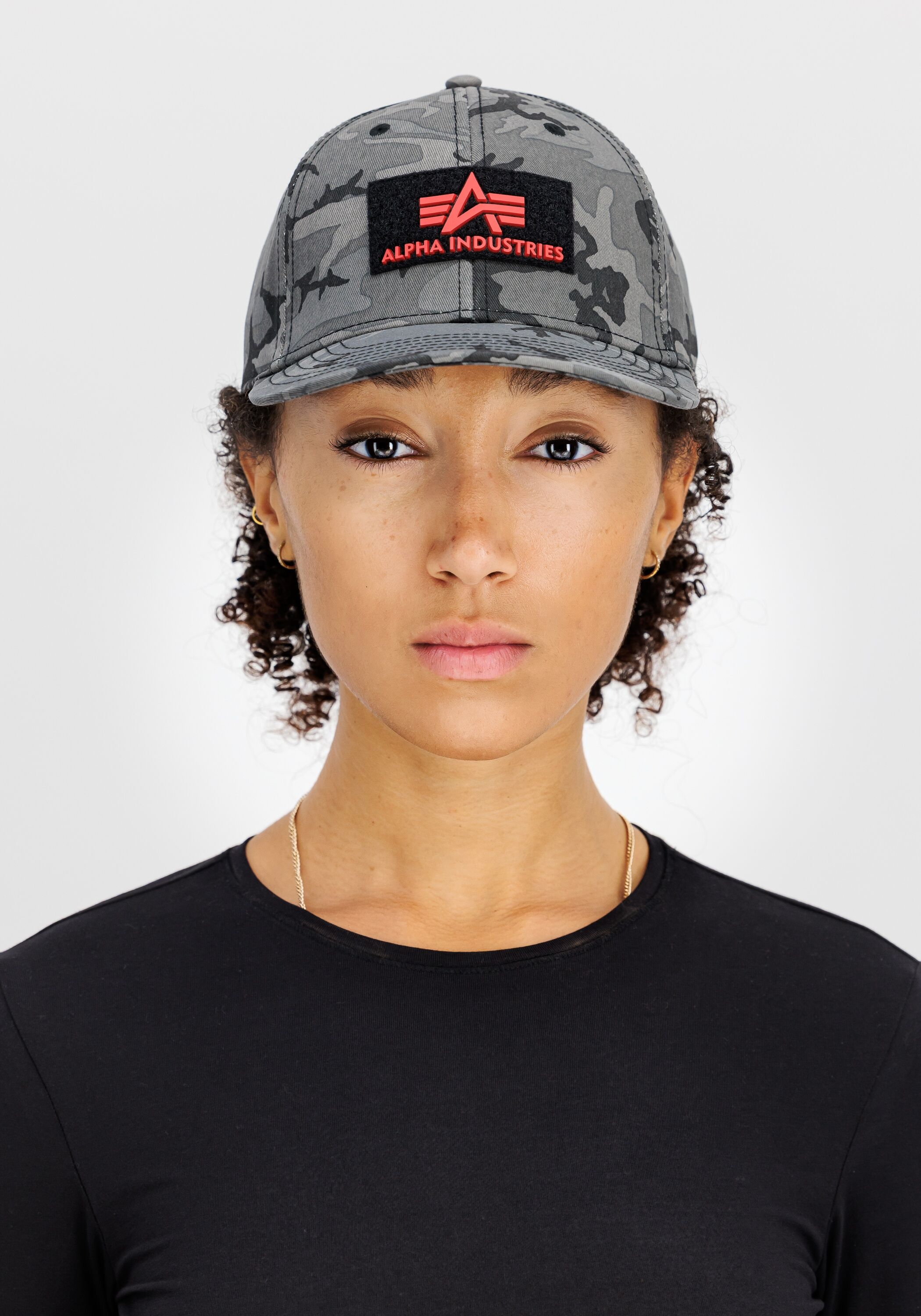 Trucker Cap ALPHA INDUSTRIES "VLC II Cap", Herren, Gr. onesize, schwarz (schwarz camo), Baumwolle, Caps Trucker Cap schwarz camo onesize