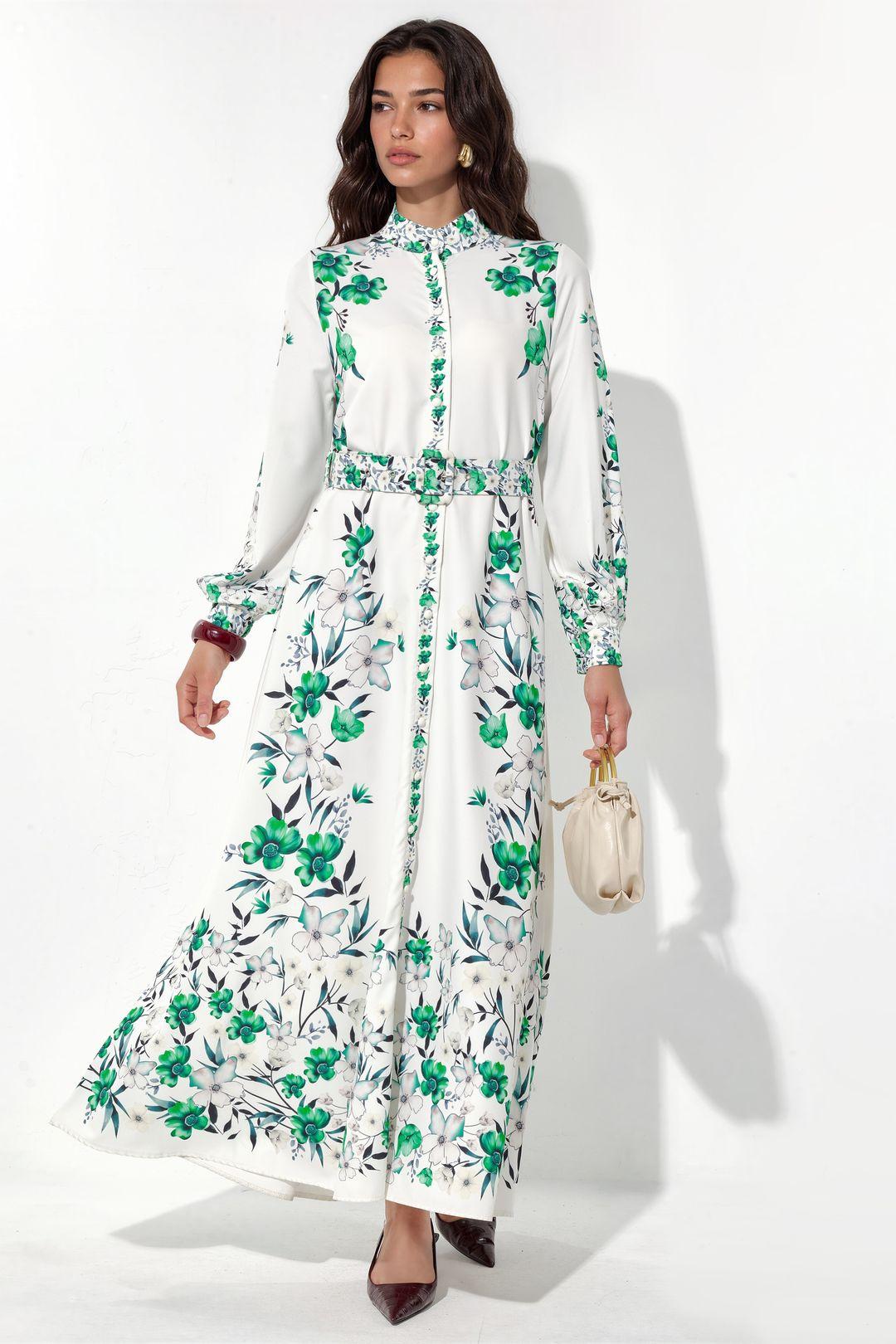 Blumenkleid mit Gürtel im Maxi-Stil