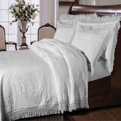 La Rochelle Hyde Park Jacquard Bedspread