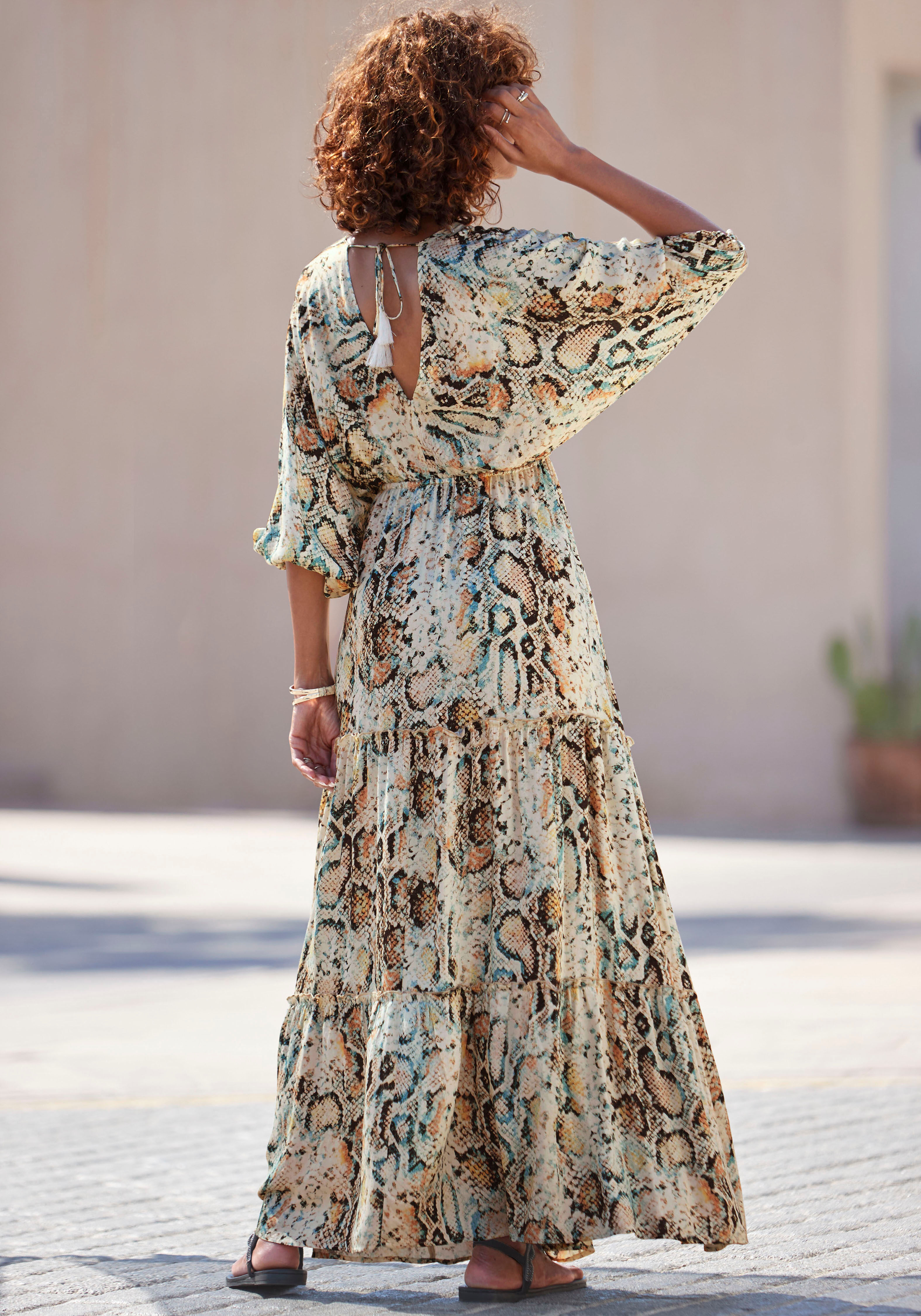 Maxikleid BUFFALO "mit Schlangenmuster, aus leichter Webware, Boho-Kleid", Damen, Gr. 46, N-Gr, Kurzarm, Web, bunt (bedruckt), Web, Obermaterial: 100% Viskose, Schlangenoptik, bedruckt, figurumspielend bodenlang, tiefer V-Ausschnitt, elastischer Bund, Kle