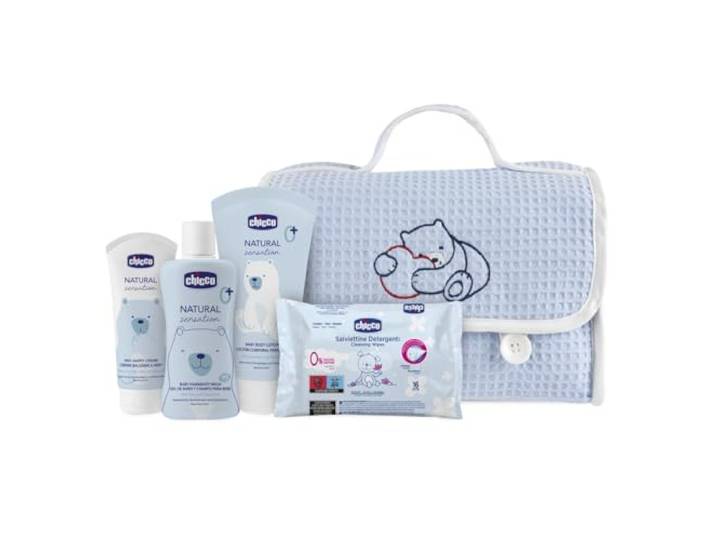 CHICCO NATURAL SENSATION - KULTURTASCHE BLAU ENTHÄLT 1 SCHAMPOO & KÖRPERBAD – OHNE TRÄNEN 200 ML, 1 KÖRPERLOTION 150 ML, 1 WICKELCREME 4IN1 100 ML, 1 REINIGUNGSTÜCHER 16 STK.