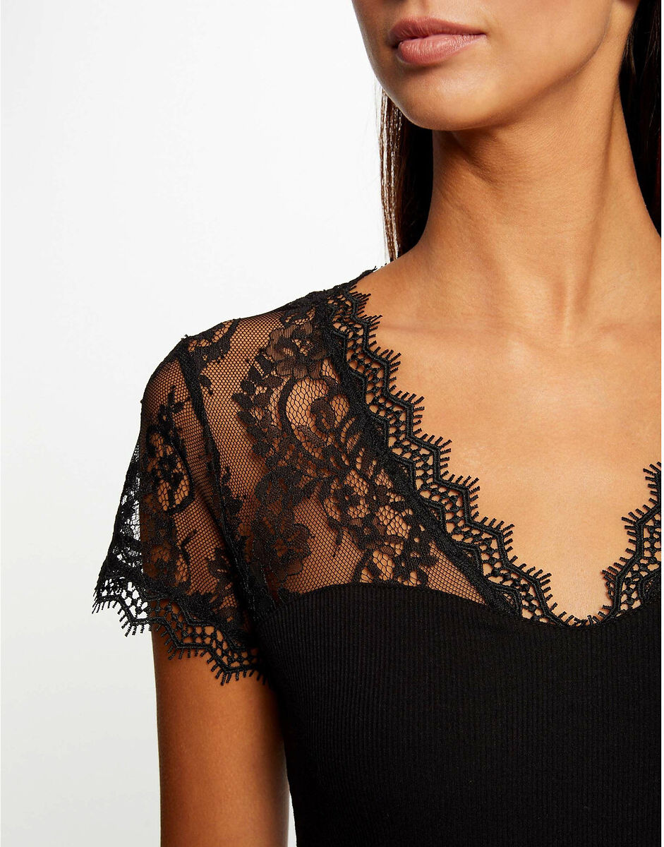 MORGAN T-shirt manches courtes avec épaules en dentelle