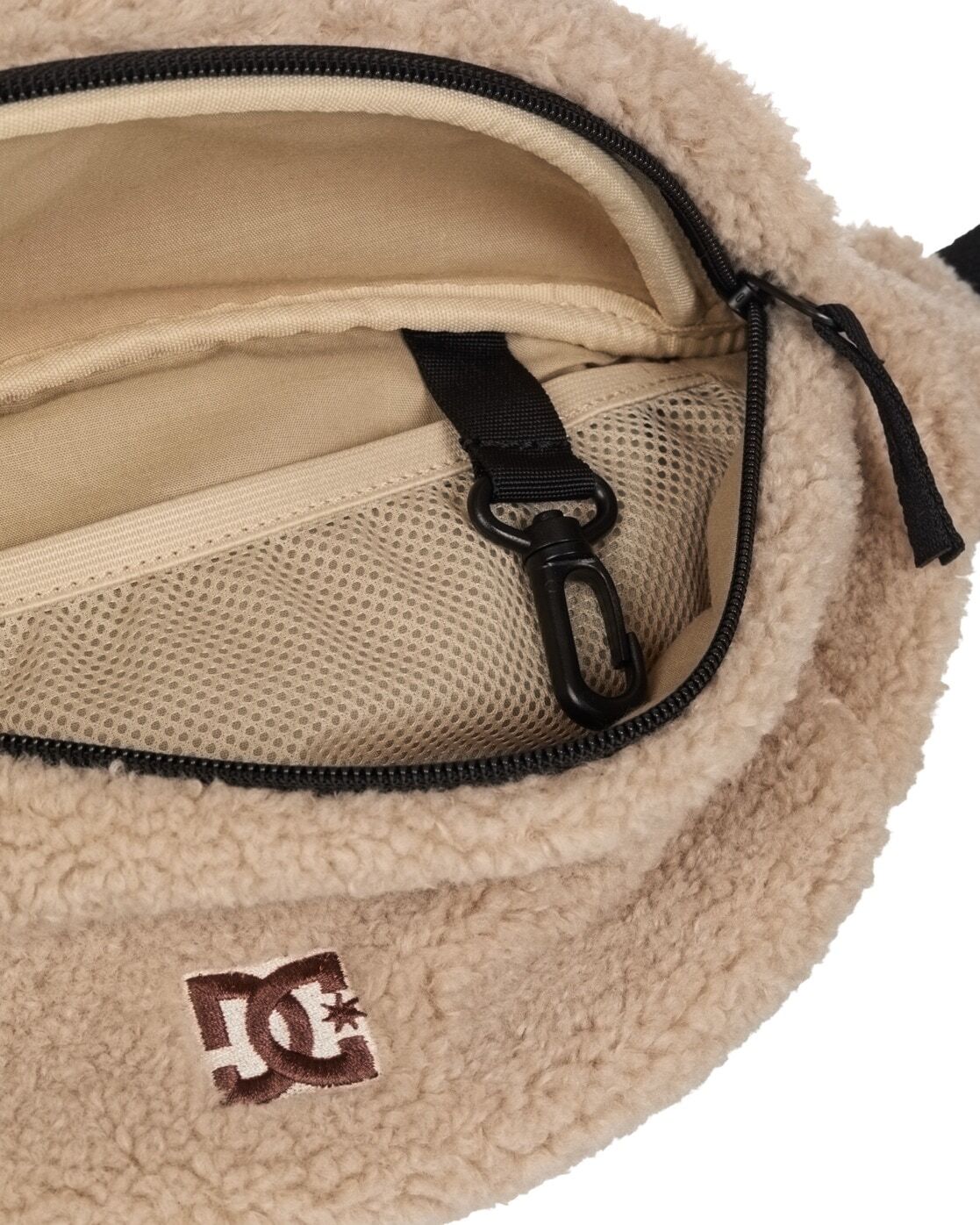 Sporttasche DC SHOES "DC Crankcase", Herren, beige (oatmeal), Kunstfaser, Taschen Sporttasche