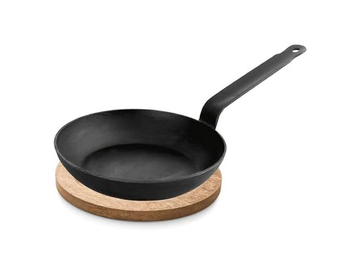 4x Lyoneser Pfanne ؠ24 cm, Eisen Bratpfanne + 4x Holzuntersetzer