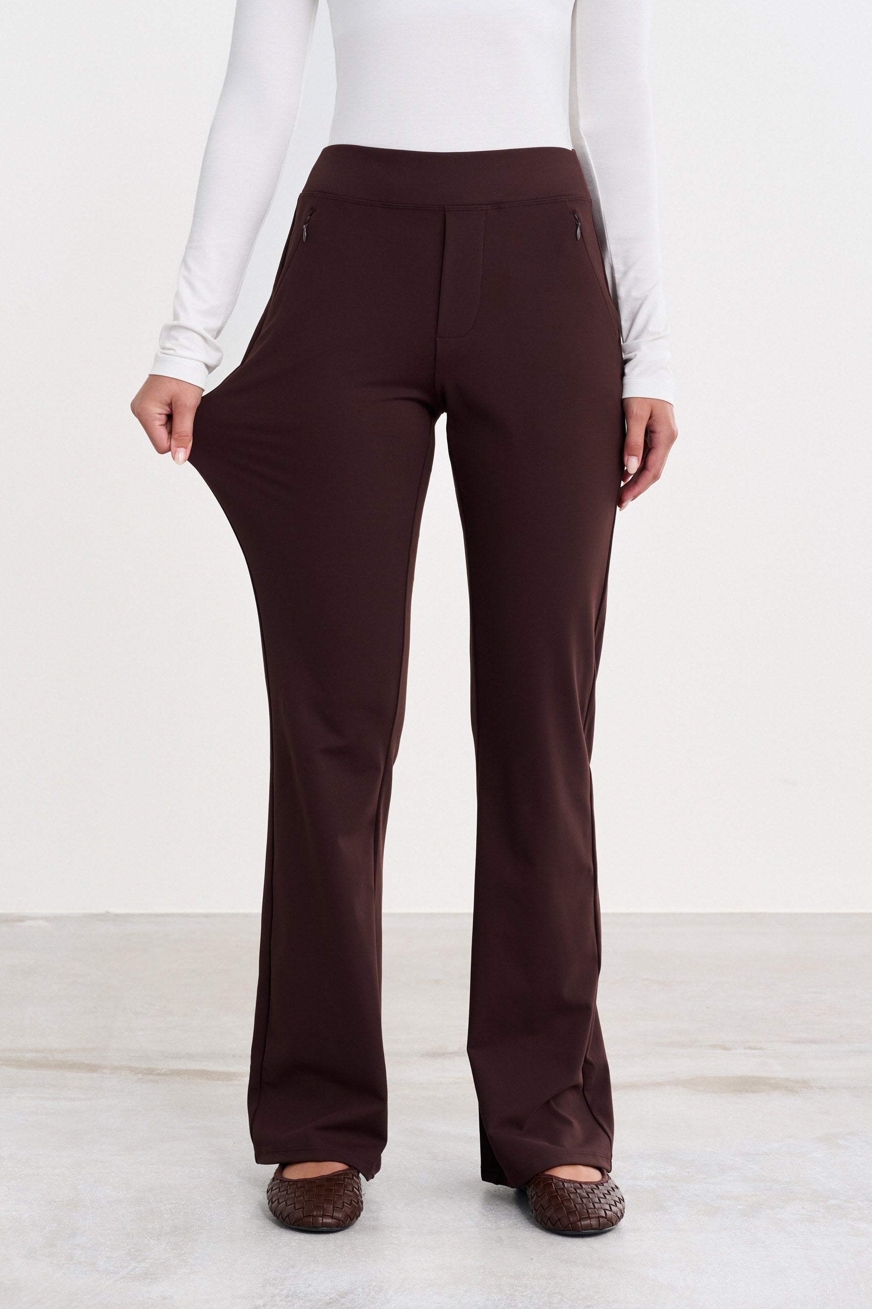 FAMME - Tailored Flared Pants - Brown / Petite / M