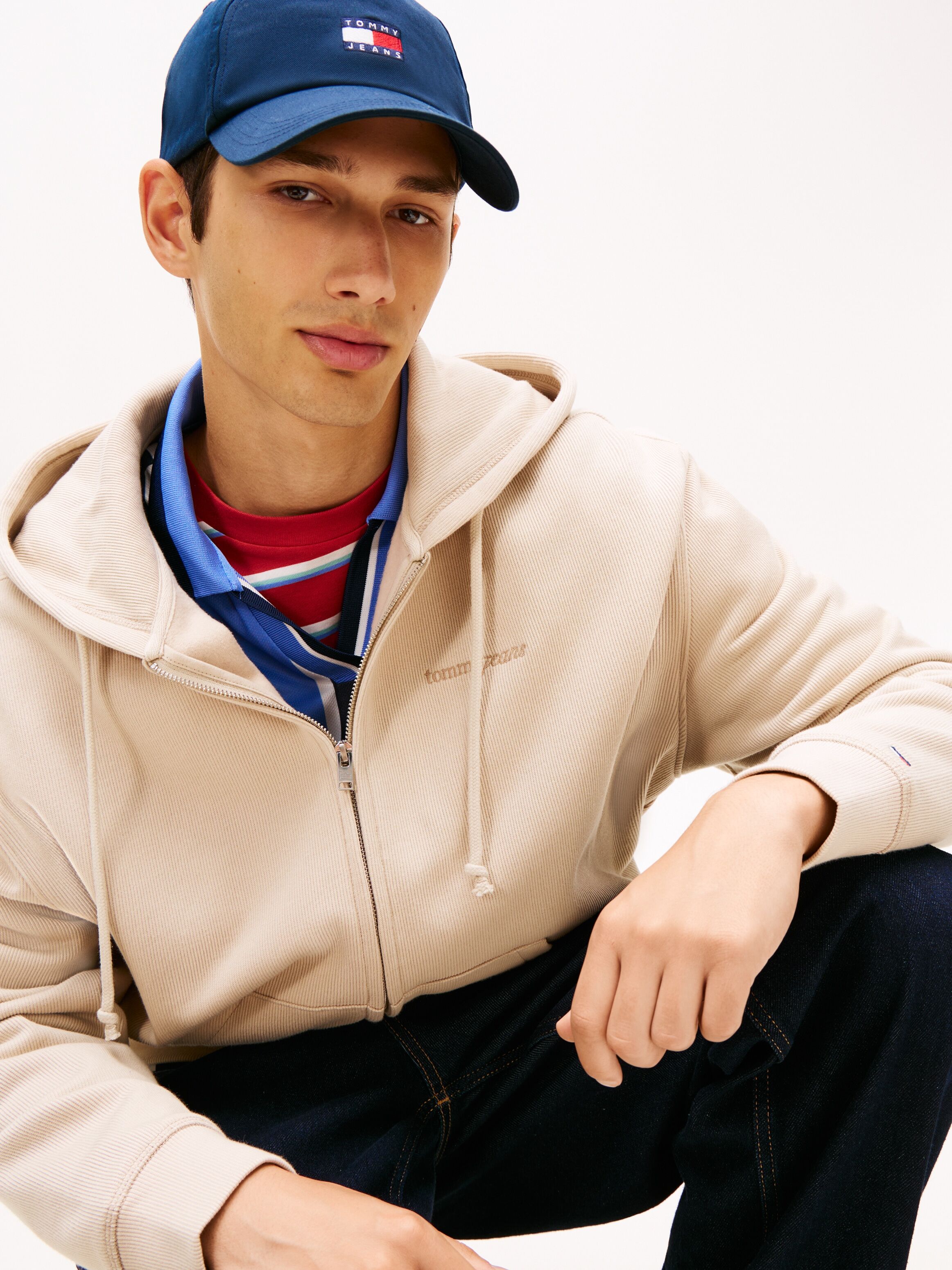 Kapuzensweatjacke TOMMY JEANS "TJM 90S SCRIPT RIB FLEECE", Herren, Gr. XL, gulf sand, Sweatware, Obermaterial: 80% Baumwolle, 20% Polyester, normal normal, Bündchen, Sweatjacken Kapuzensweatjacke gulf sand XL