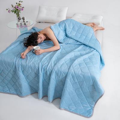 Lush Living Finds Lightweight Cooling Summer Comforter Blanket For Hot Sleepers sky Blue