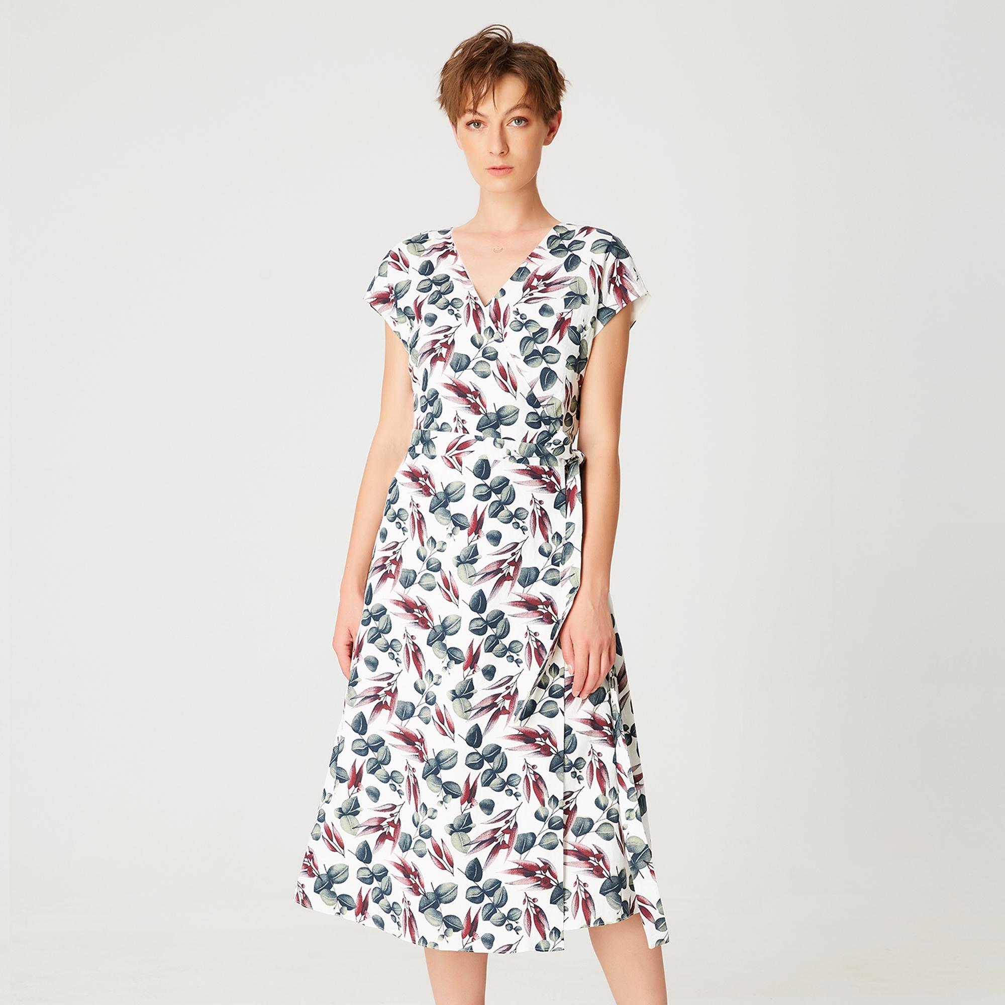 Wickelkleid mit Blätterdruck