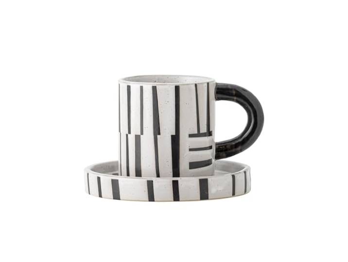 Bloomingville Frankie Tasse mit Untertasse, Schwarz, Steingut, T:T14xH2/C:T8xH8,5 cm, 2er Set, 300 ml