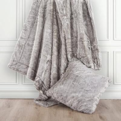 "HiEnd Accents Arctic Bear Oversized Throw Blanket, 50"" x 80"""