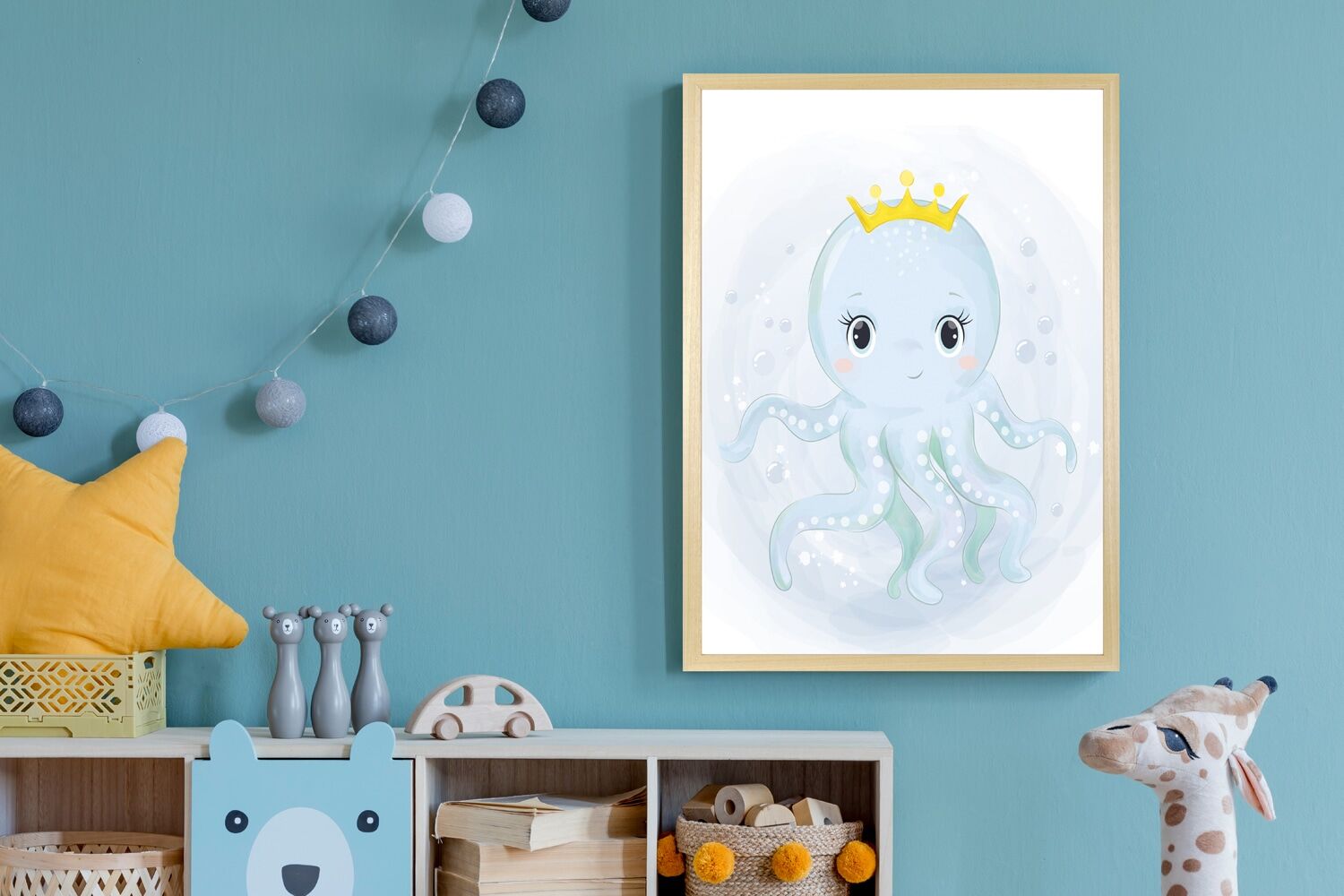 Bild mit Rahmen QUEENCE "Oktopus mit Krone", gelb (farbe rahmen: natur, braun, beige, farbe bild(er): gelb), B:50cm H:70cm T:1,5cm, Holz, Plexiglas, Bilder, Bild mit Rahmen, HD Premium Posterdruck mit Echtholzrahmen farbe rahmen: natur, braun, beige, farb