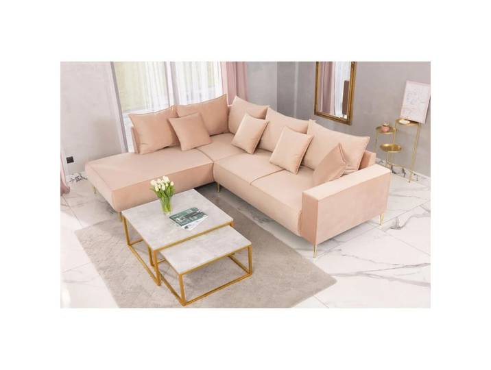 Muffo Ecksofa MONTE, Sitz aus HR-Schaum, hohe goldene Metallbeine, große Anzahl von Zierkissen