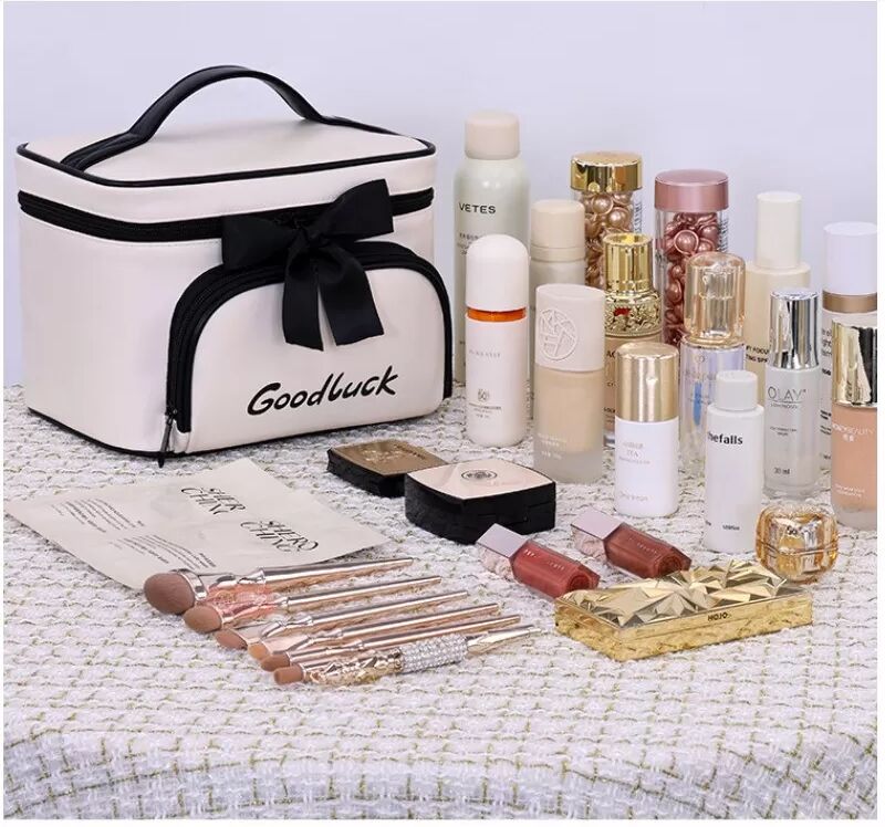 INF Schicke Kosmetik- und Kulturtasche mit Schleife - Tragbar & Stilvoll Weiß