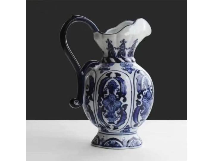 Pot à vin en porcelaine chinoise bleue et blanche de 9,06' avec vase à fleurs, Jingdezhen