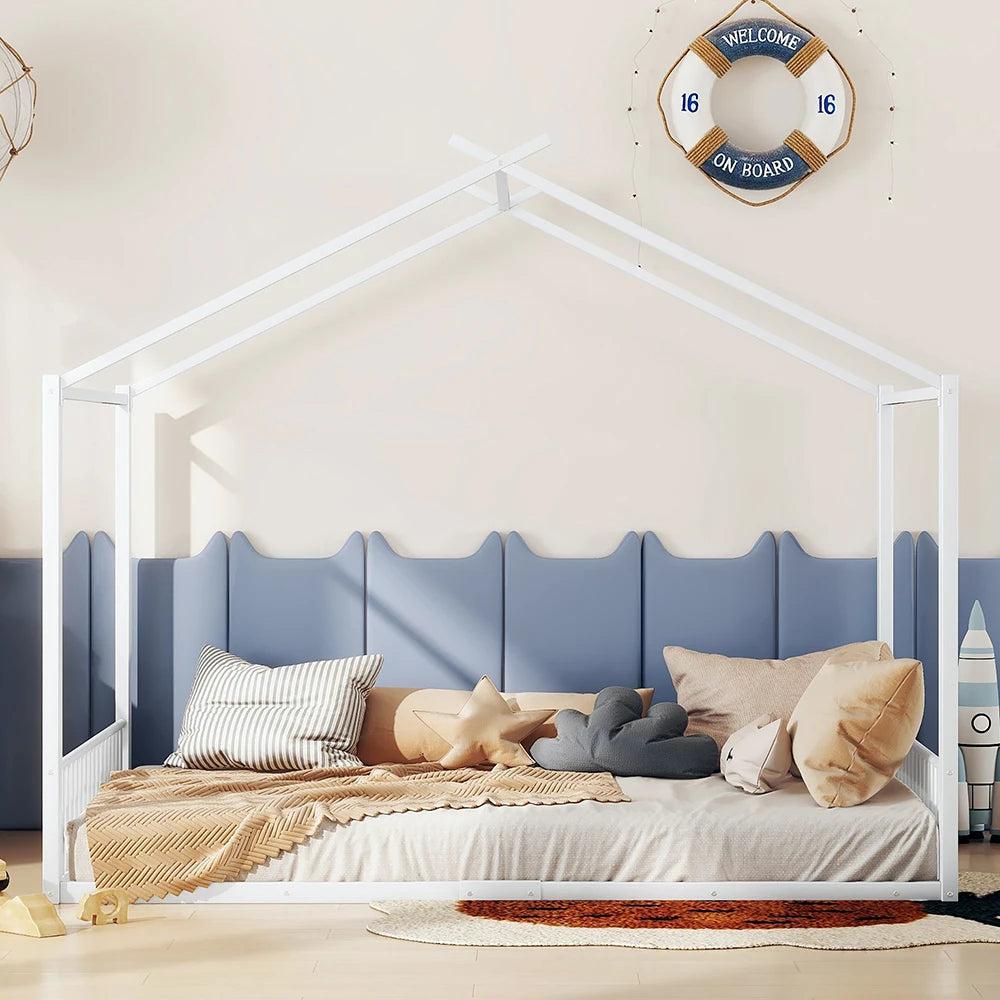 Kinderbett - Kinderbetten - Kleinkindbett - Bett mit niedrigem Korpus - Hausbett - Weiß - 140x200 cm - Mit stabilem Metallgestell