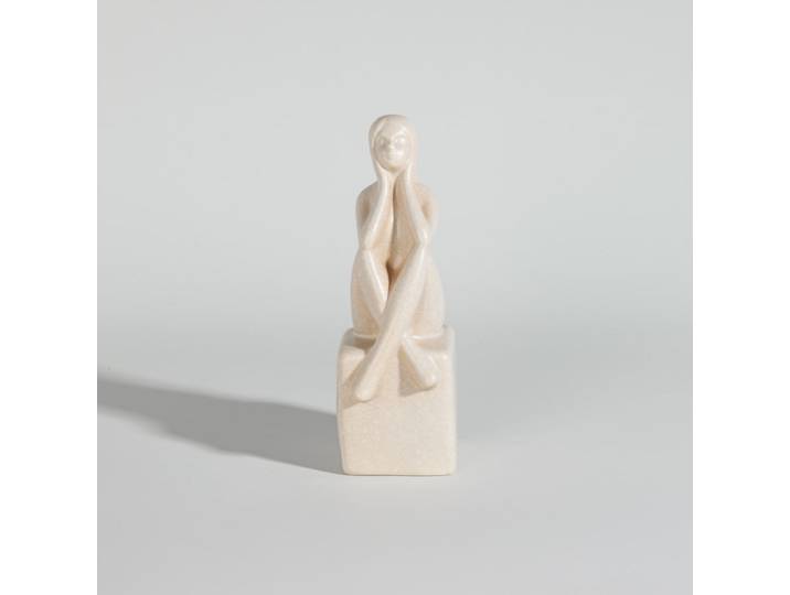 Figur aus beigefarbenem Sandstein, Statuette H2O