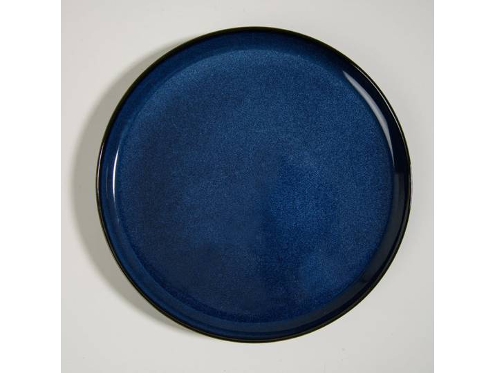 Blauer Keramikteller