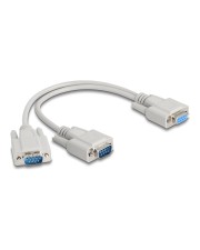 Delock Adapter Y-Kabel D-Sub9 1 x Buchse zu 2 Stecker mit Schrauben 30 cm 0,3 m (67160)