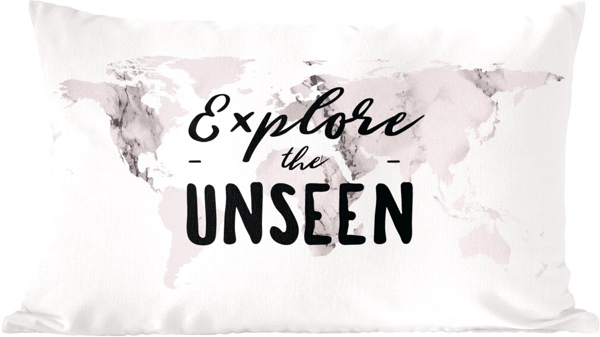 Katoenen sierkussen met wereldkaart en paars marmerpatroon en de quote Explore the unseen - 60 x 40 cm