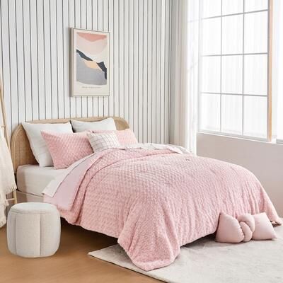 Wonderful Plush Velvet Comforter Set in Spiral Rose Pattern