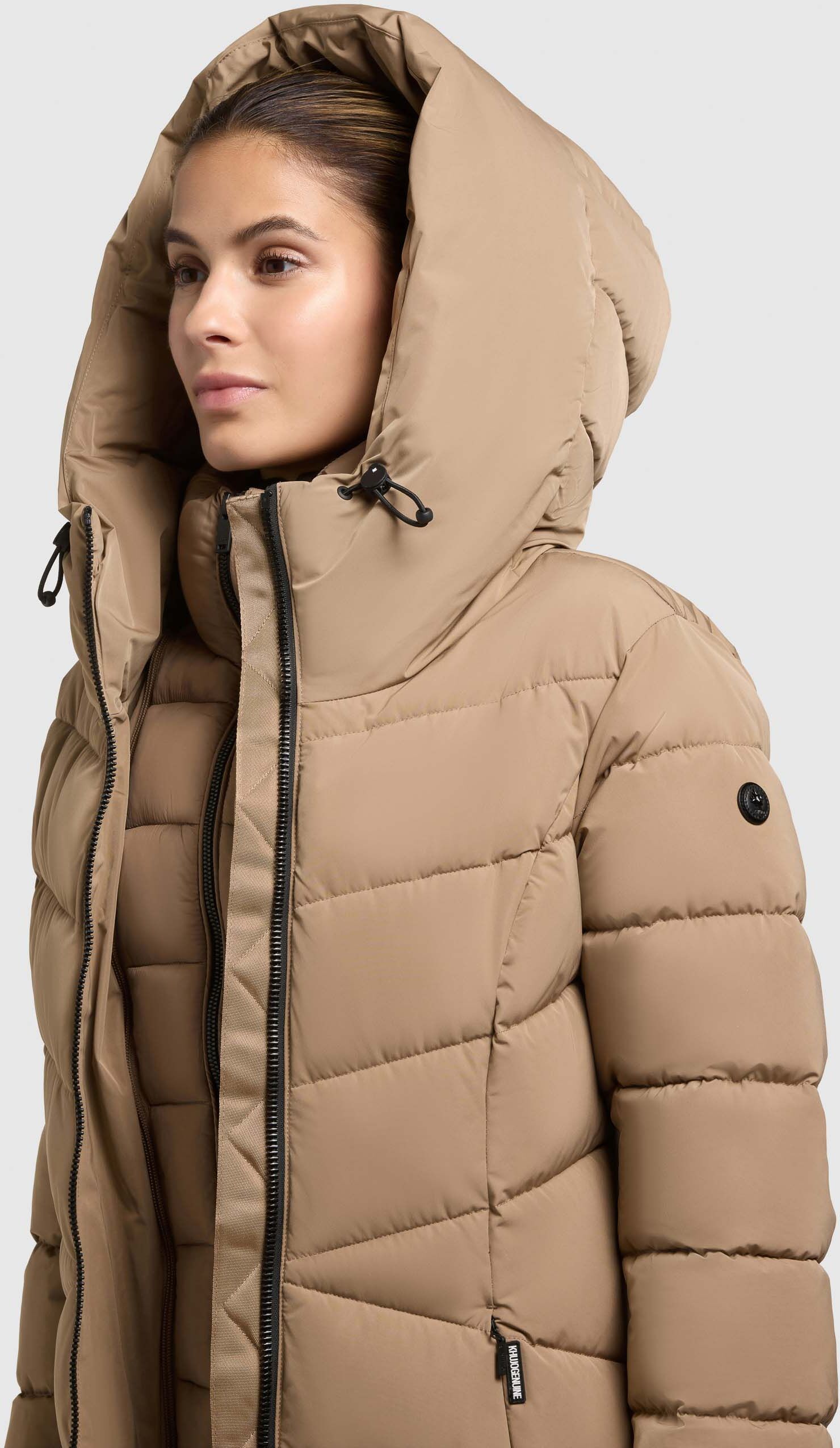 Steppmantel KHUJO "FISKA", Damen, Gr. S (36), beige (cookie beige), Steppware, Obermaterial: 100% Polyester. Futter: 100% Nylon. Wattierung: 100% Polyester, unifarben, knielang, elastischer Bund, Mäntel Steppmantel, Kapuze mit elastischem Kordelzug cookie