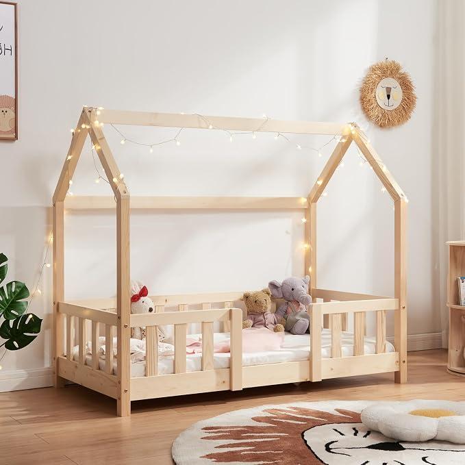 Kinderbett Sisimiut Hausbett Montessori 70 x 140 cm mit Rausfallschutz Holzbett für Kinder Bodenbett Lattenrost Kiefernholz Holzfarben