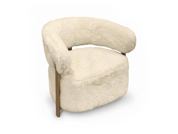Fauteuil arrondi effet fourrure écru