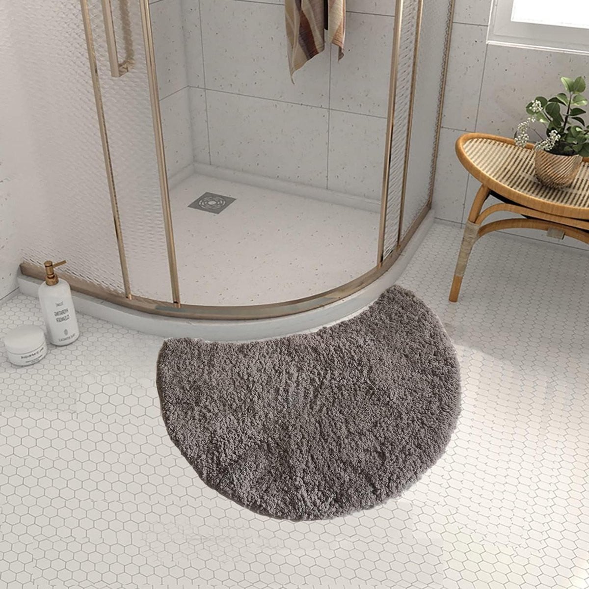 Grijs Gebogen Badmat - Halfronde Douchemat voor Hoekdouches - 66 x 40 cm