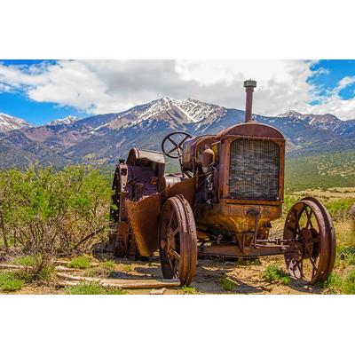 Fototapete PAPERMOON "OLDTIMER-LANDSCHAFT BERGE GEBIRGE VINTAGE AUTOS CARS", bunt, B:5m L:2,8m, Vlies, Tapeten