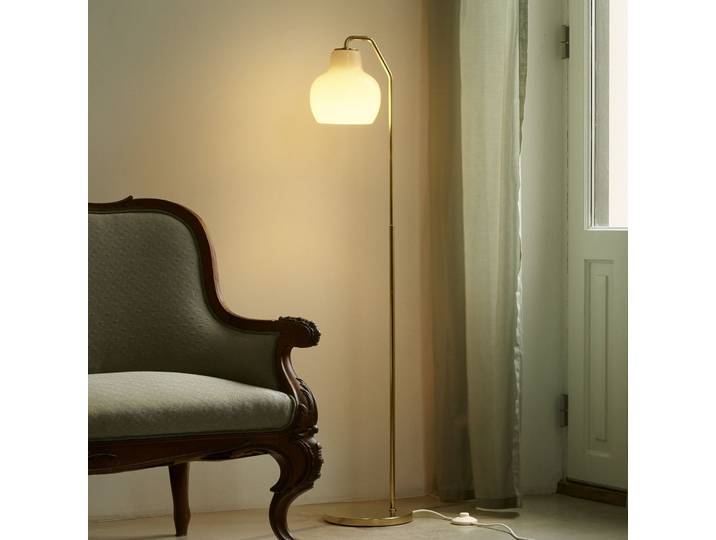 VL Ring Crown lampe sur pied blanc/laiton E14 - Louis Poulsen - Salon / séjour - Moderne - Avec abat-jour