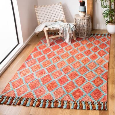 SAFAVIEH Handmade Sahara Gulmira Silk Tassel Rug