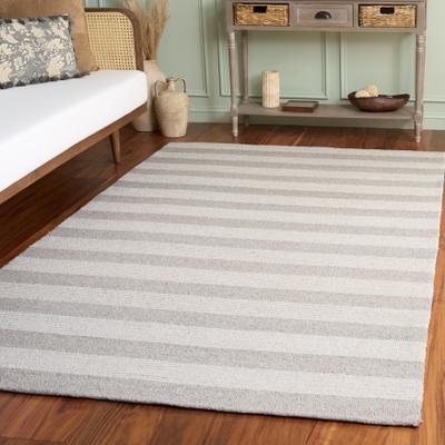 SAFAVIEH Handmade Pine Puck Modern Wool Rug