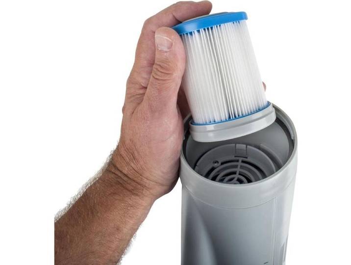 Nettoyeur de fond à batterie pour spas et piscines hors-sol