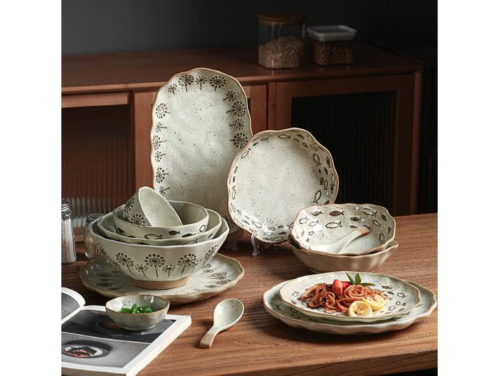 Service de table en céramique Bajilla Ceramica italienne, design esthétique et élégant, pour dîners d'anniversaire conviviaux et Noël, vaisselle de luxe