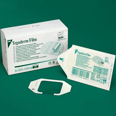 3M Medicazione Tegaderm Film 4,4 X 4,4 Cm