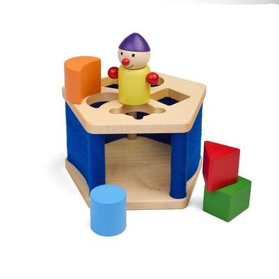 Pfingstweid - Steckbox aus Ahorn mit Wollfilz, mit Wicht Manu und vier bunten Spielklötzchen aus Buche, Holz