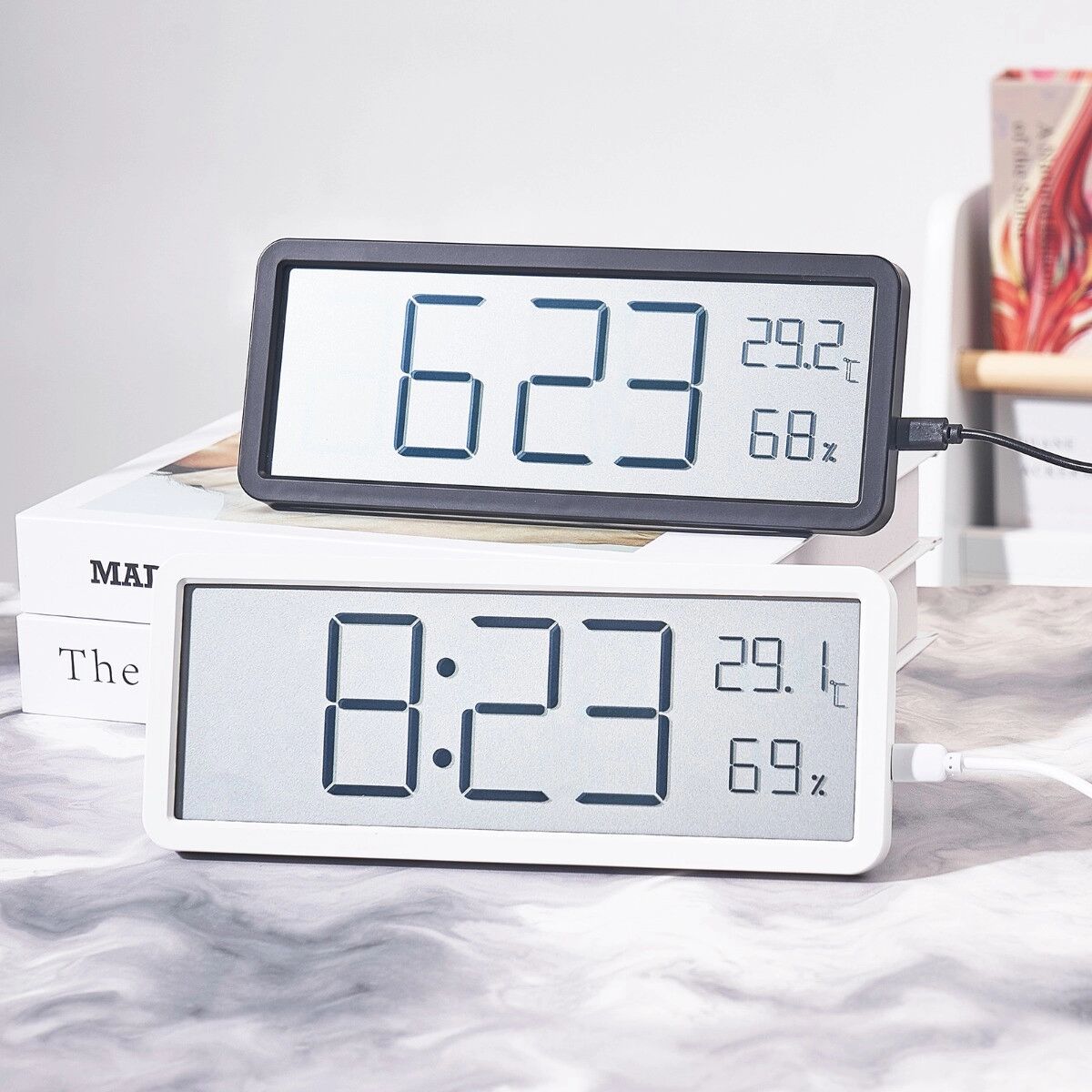 INF Digitaler LCD-Wecker aus Bambus und Glas mit Kalender, 24-Stunden-Anzeige sowie Temperatur- und Luftfeuchtigkeitssensor