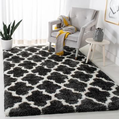 SAFAVIEH Handmade Barcelona Shag Attie Polyester Rug